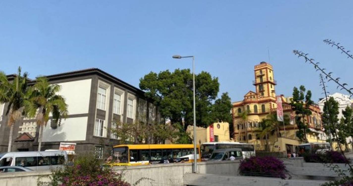 Autocarros cheios já partem do Funchal rumo ao Chão da Lagoa (com fotos)