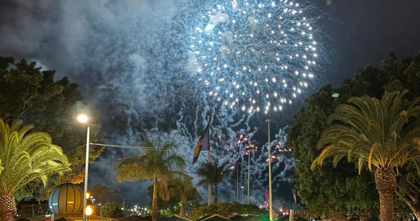 Veja o último piromusical desta edição do Festival do Atlântico (com fotos)