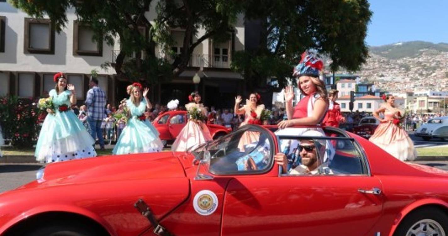 Imagens mostram animação e clássicos que lotaram a Avenida do Mar