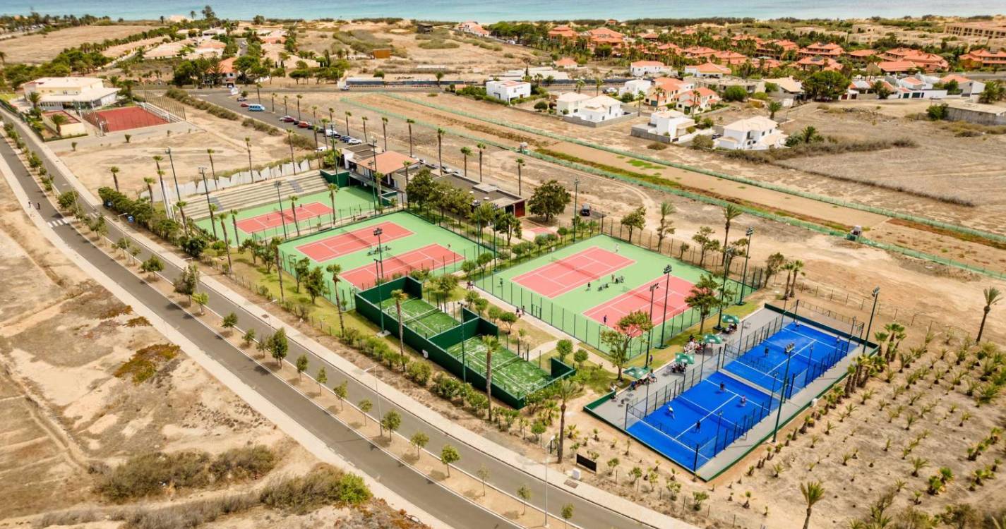 Aberto concurso para concessão de exploração do Complexo de Ténis do Porto Santo