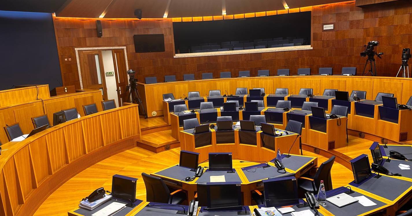 Termina primeiro dia de debate do orçamento