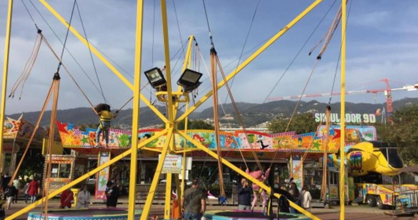 Pouco movimento no último dia de diversão no Mega Luna Park, no Funchal (com fotos)