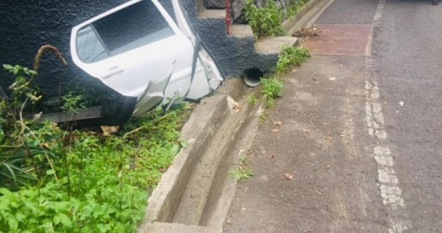Ribeira Brava: Choque grave na Meia Légua fez cinco feridos (com fotos)