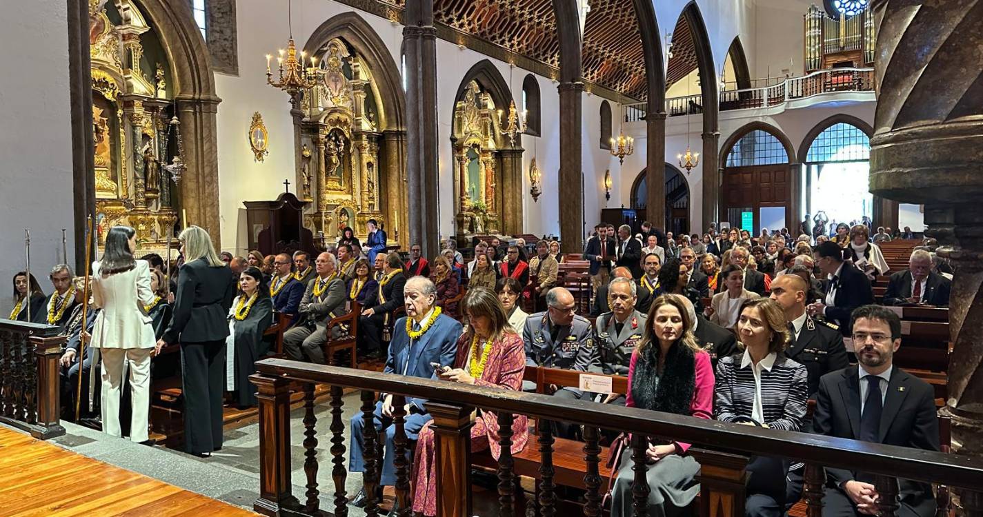 Oração das Laudes começa sem Albuquerque