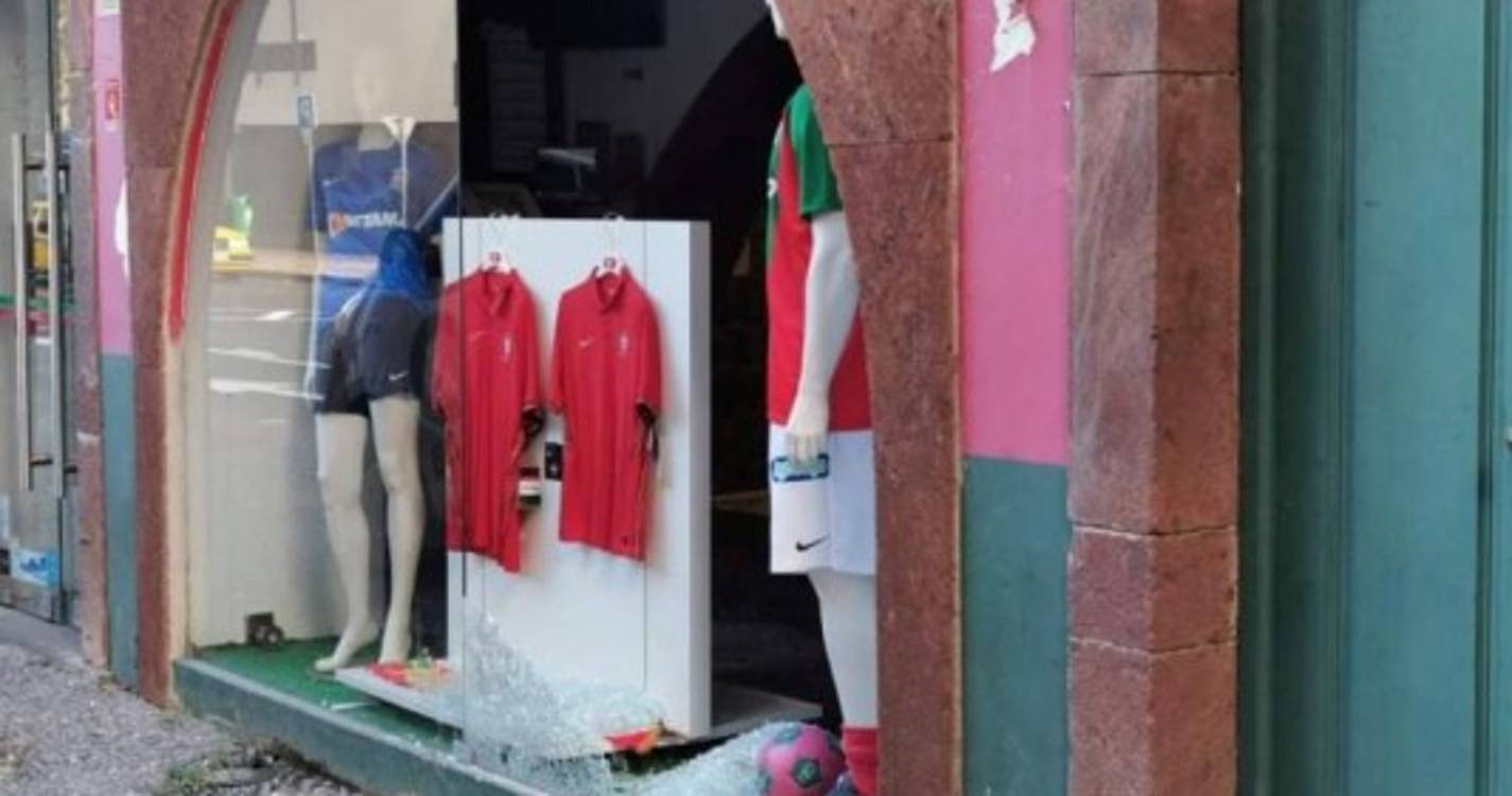 Montra da loja do Marítimo foi vandalizada (com fotos)