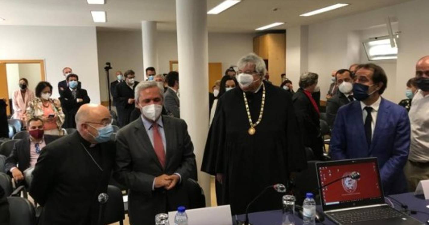 Ordem dos Advogados presta homenagem a França Pitão