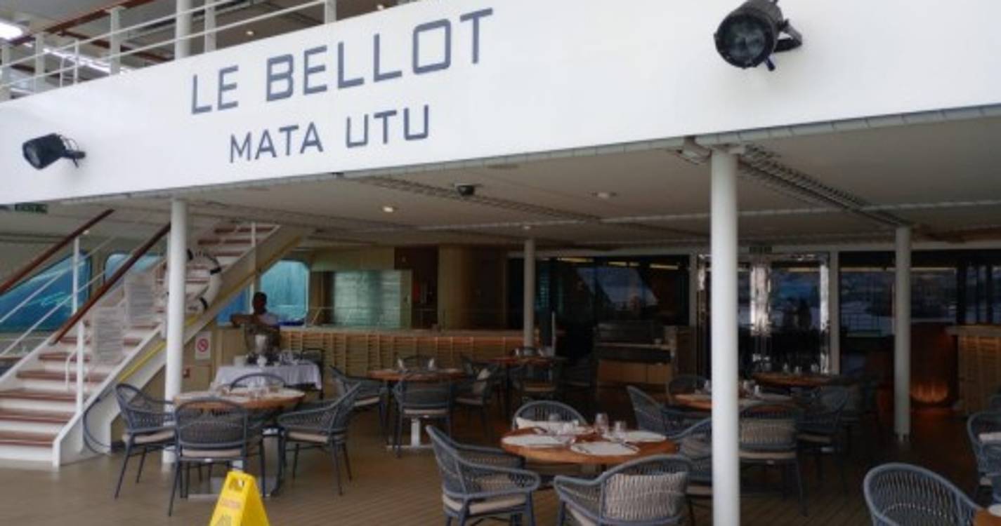 Veja o interior do ‘Le Bellot’ que hoje estreia-se no Funchal com 231 pessoas a bordo (com fotos)