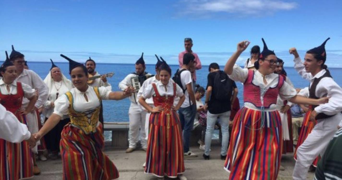 Madalena do Mar começa a encher para Festa do PS (com fotos)