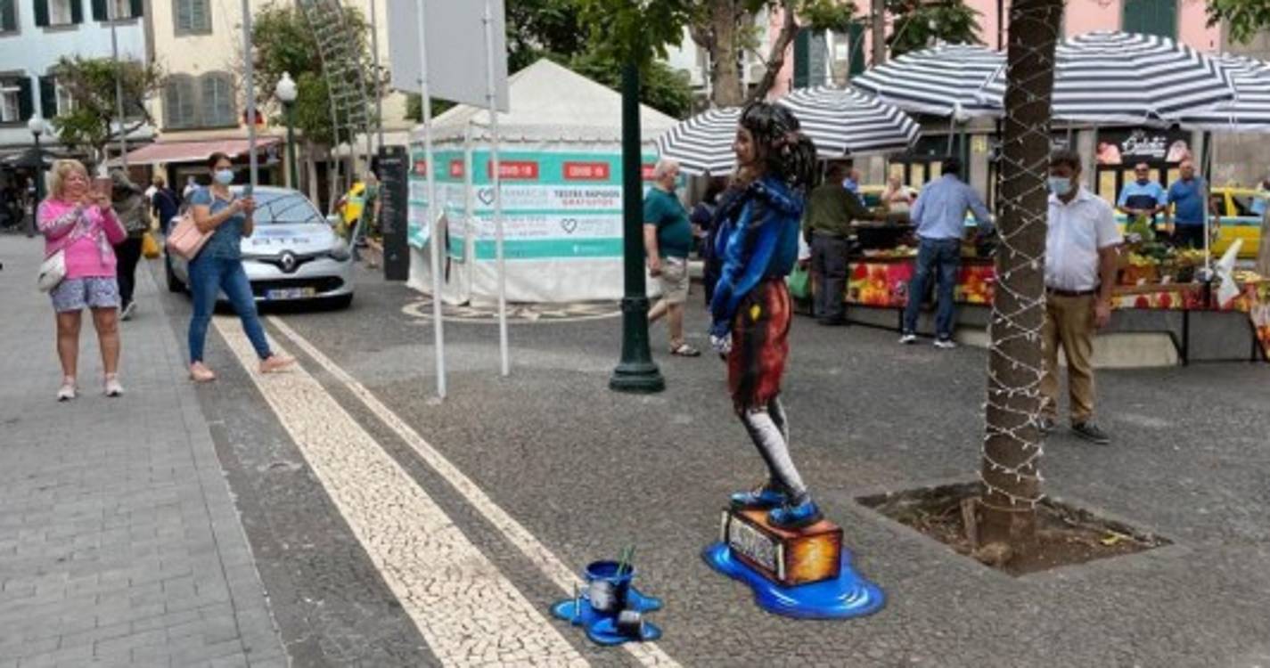 Estátuas vivas já animam baixa funchalense (com fotos e vídeo)