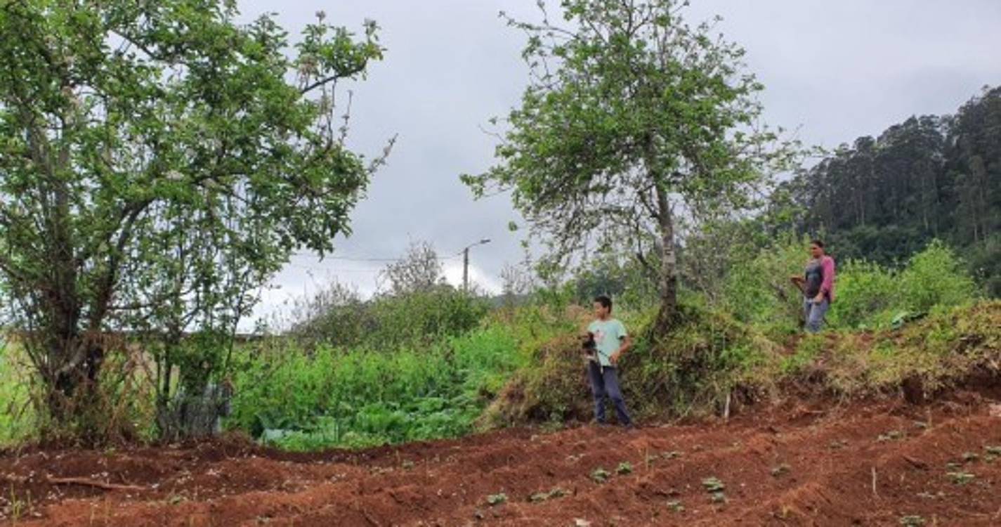 Caminhada pelo Caminho Real 24 com workshop de fotografia junta 30 participantes. Veja as imagens