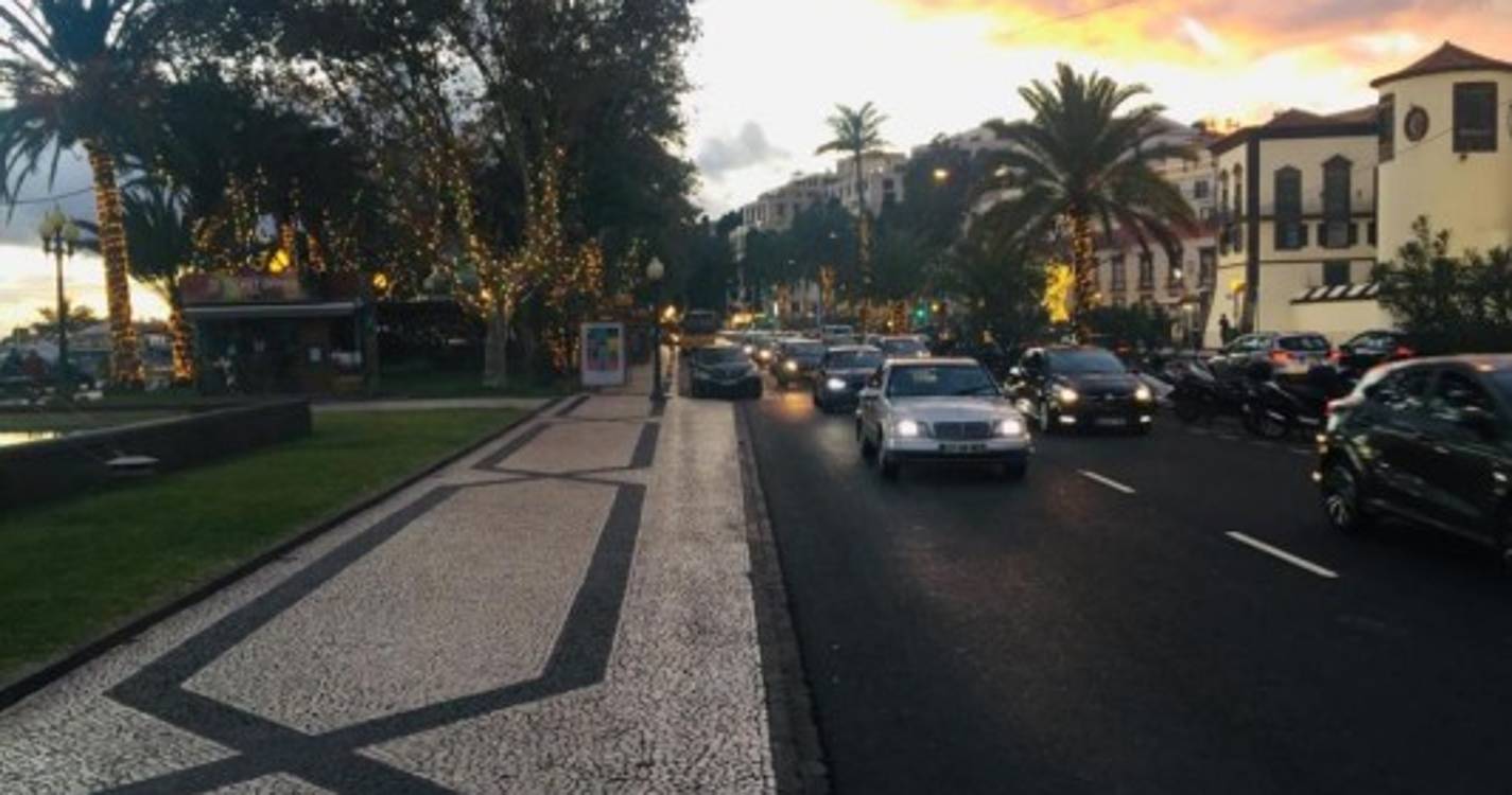 Iluminação de Natal já dá cor ao Funchal (com fotos e vídeo)