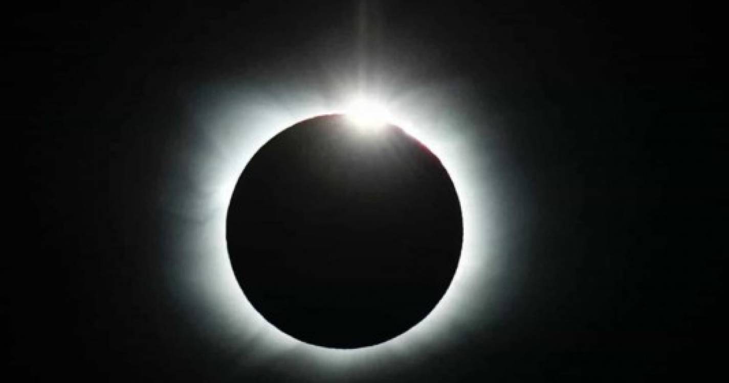 Eclipse solar 'mergulhou' Antártida na escuridão (com fotos)