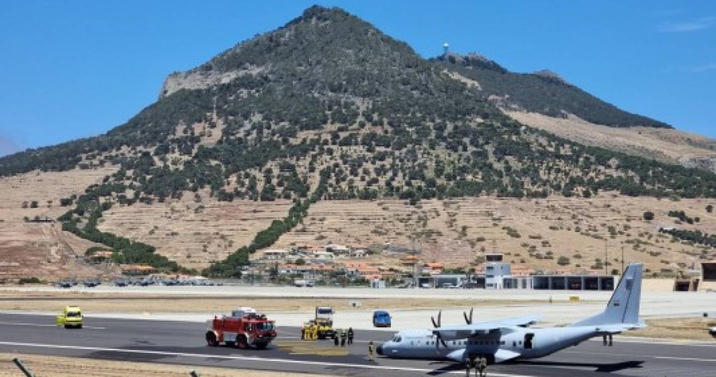 Avião da Força Aérea sofre acidente na pista do Porto Santo (fotos)