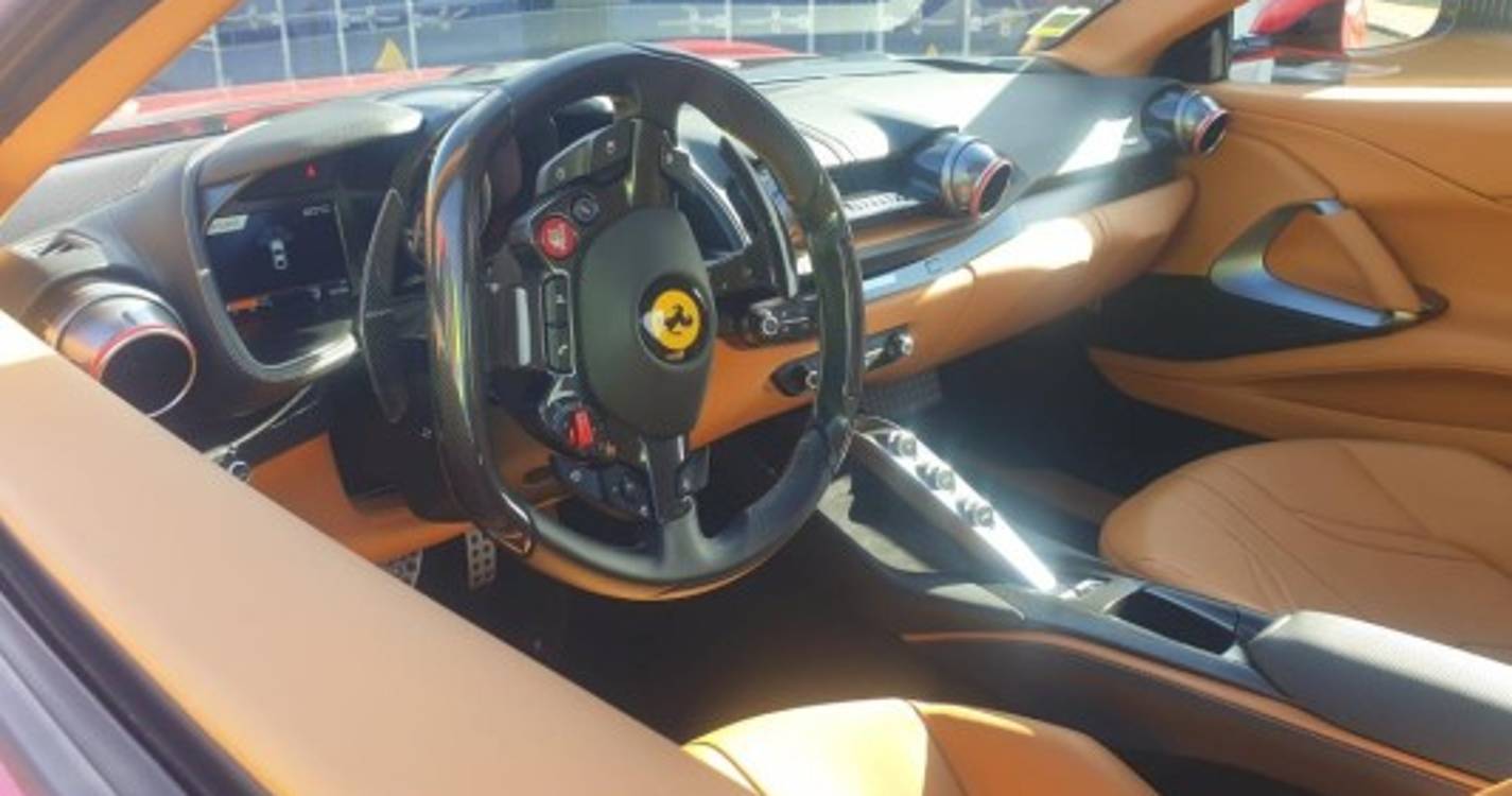 Já estão na Madeira 15 dos Ferrari que vão circular na Região [com fotos]