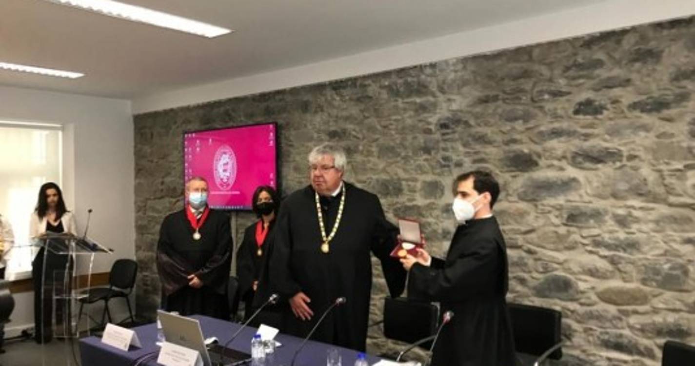 Ordem dos Advogados presta homenagem a França Pitão