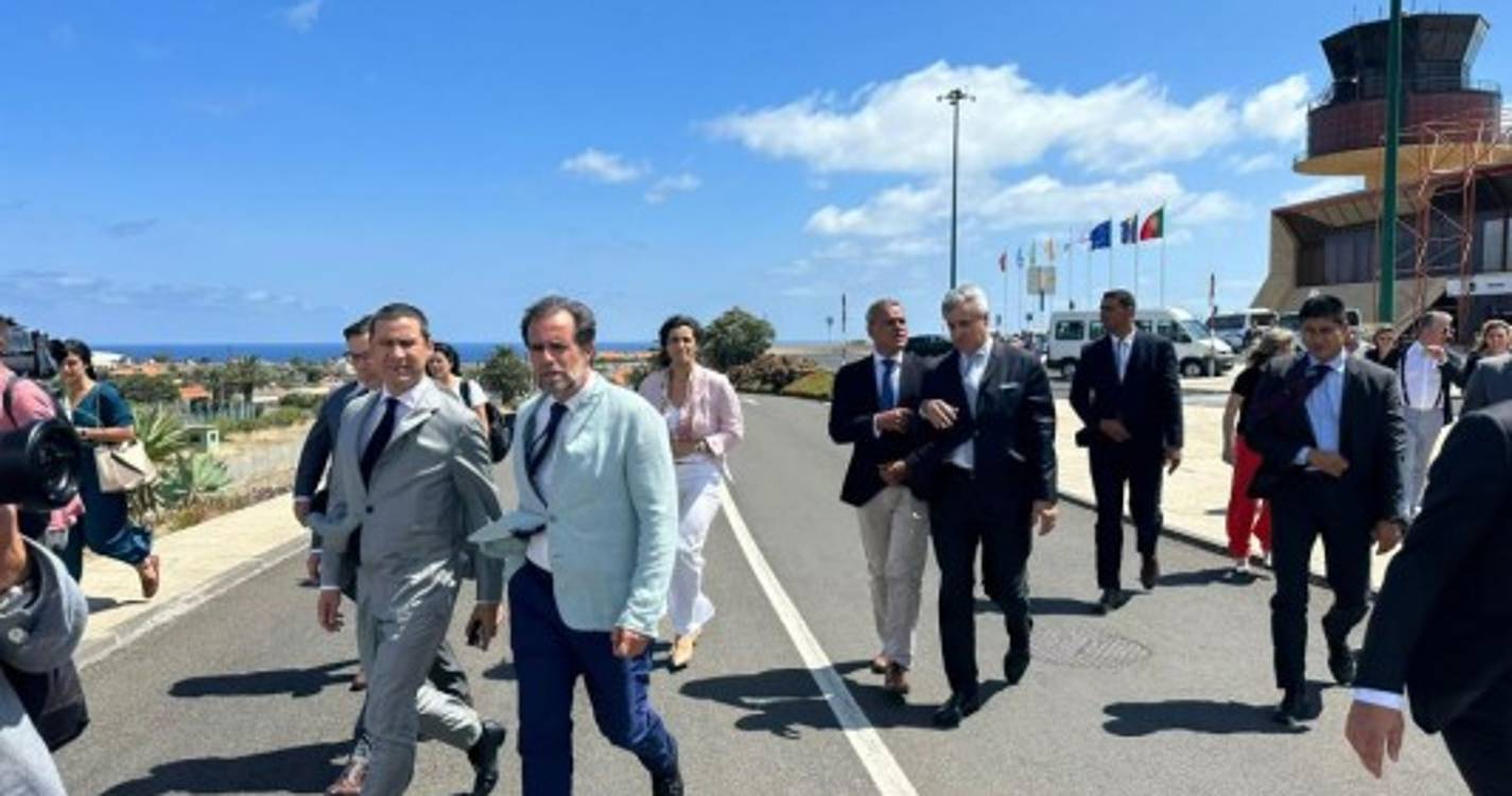 Ministro Galamba já está no Porto Santo com Miguel Albuquerque (com fotos)