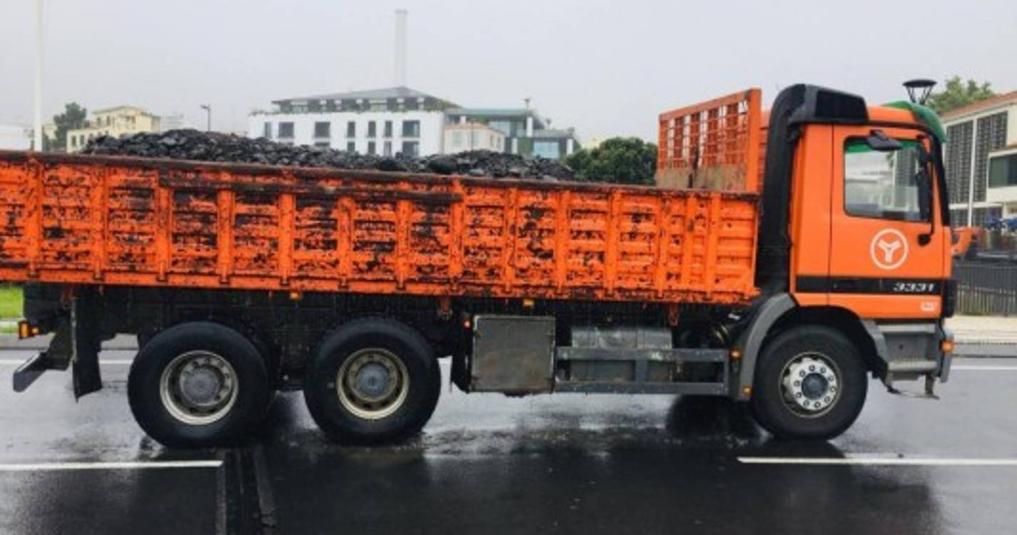 Foz das ribeiras junto à Praça da Autonomia encerrada