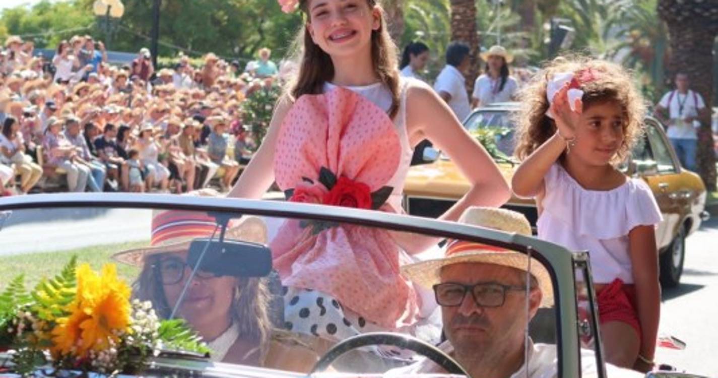 Imagens mostram animação e clássicos que lotaram a Avenida do Mar