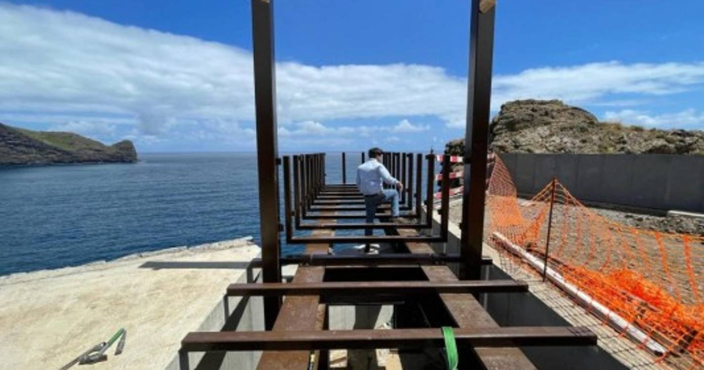 Fotos mostram como está a ficar o miradouro do Guindaste no Faial