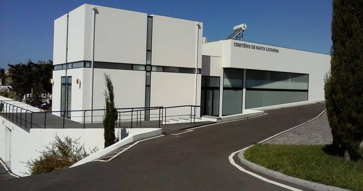 Falta de gás impede cremações no Cemitério do Porto Santo