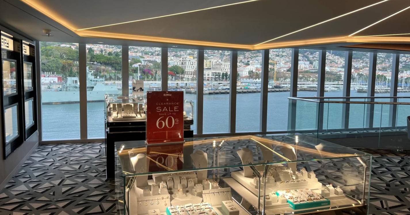 Entre a bordo do MSC Euribia (com fotos)