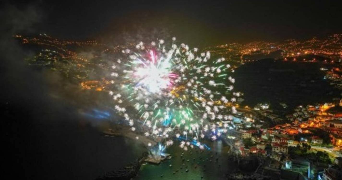 Veja como foi o espetáculo pirotécnico que iluminou a baía câmara-lobense