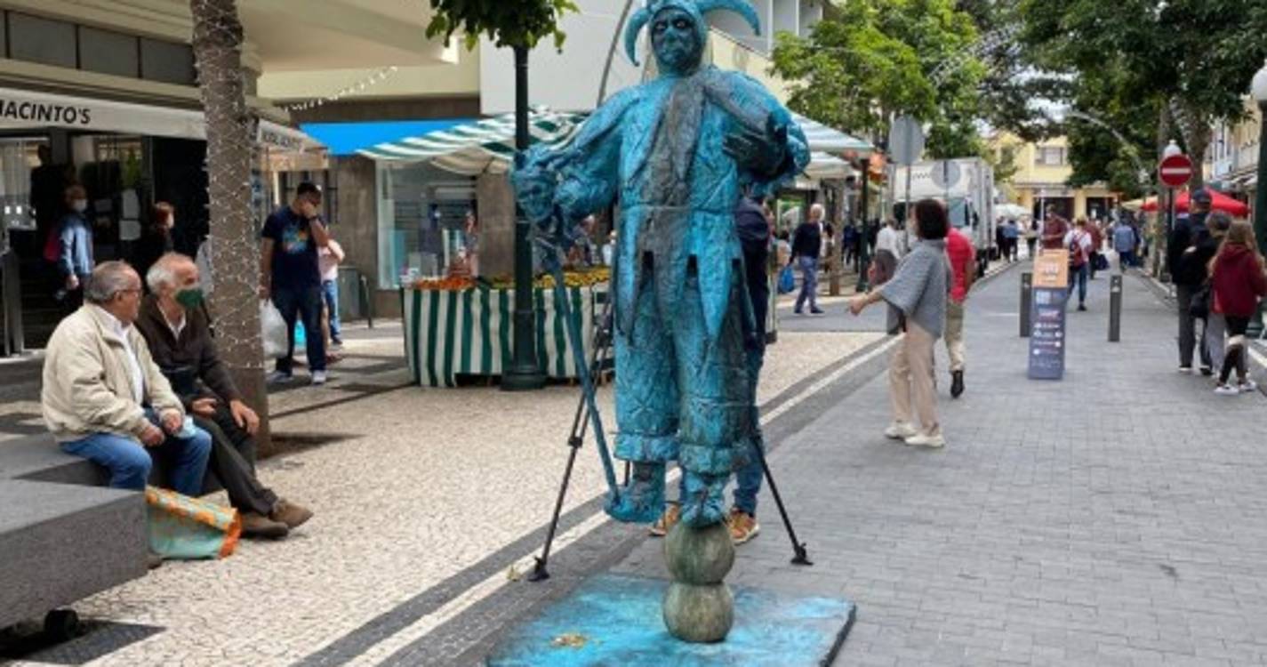 Estátuas vivas já animam baixa funchalense (com fotos e vídeo)