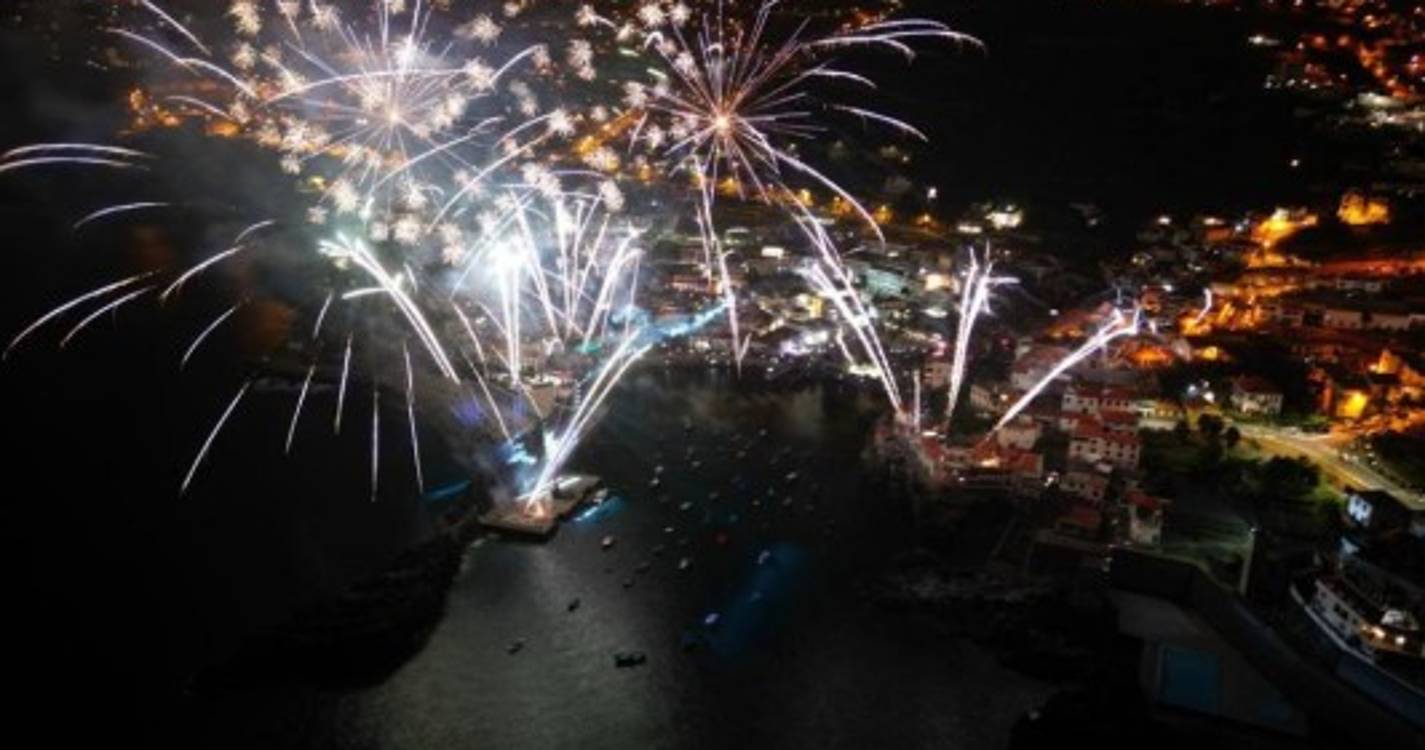 Veja como foi o espetáculo pirotécnico que iluminou a baía câmara-lobense