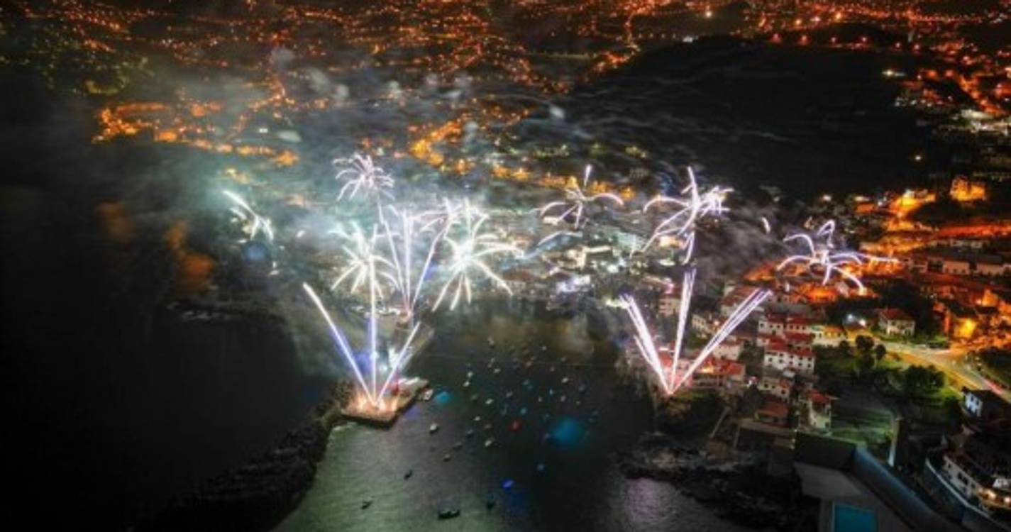 Veja como foi o espetáculo pirotécnico que iluminou a baía câmara-lobense