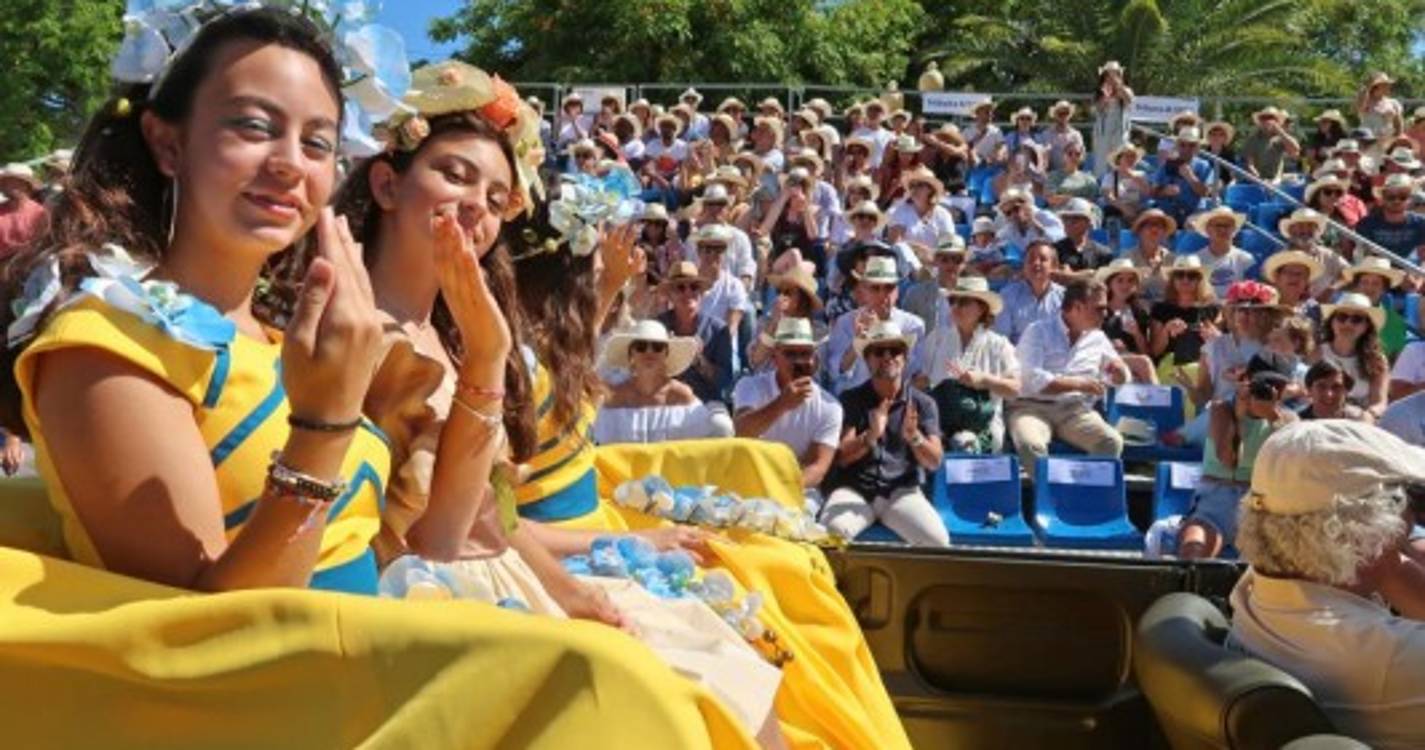 Imagens mostram animação e clássicos que lotaram a Avenida do Mar