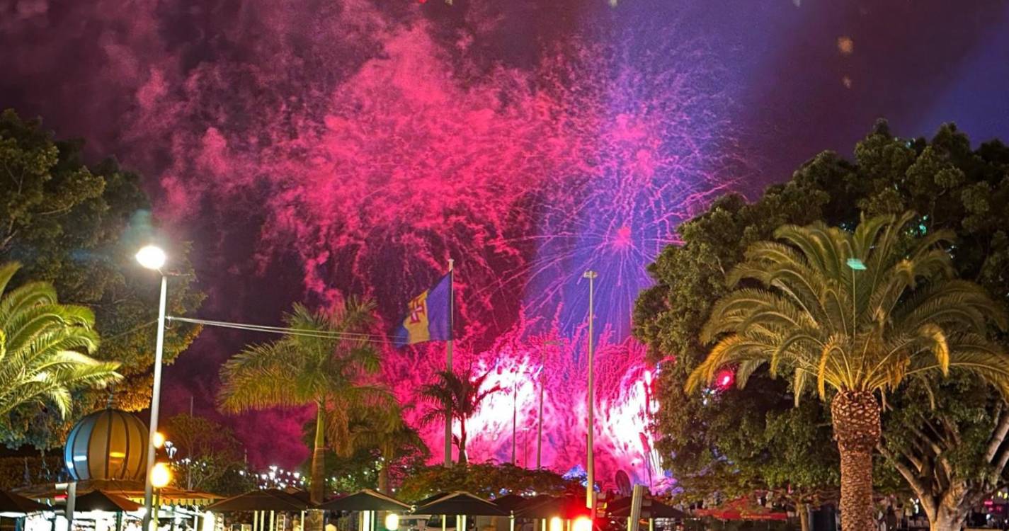 Veja o último piromusical desta edição do Festival do Atlântico (com fotos)