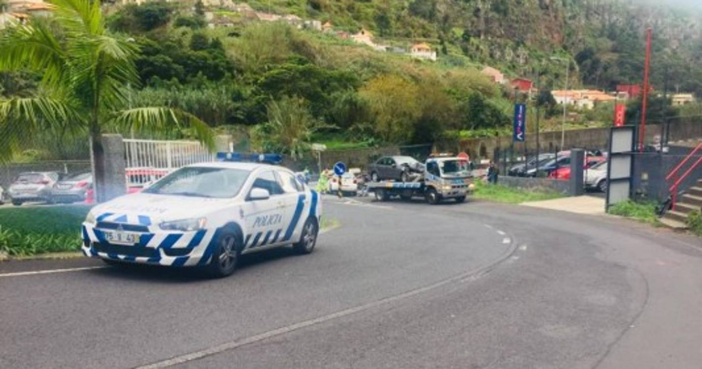 Ribeira Brava: Choque grave na Meia Légua fez cinco feridos (com fotos)