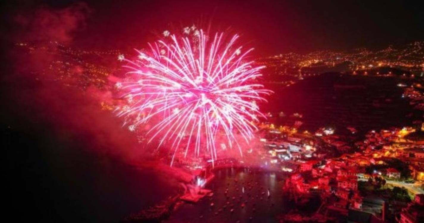Veja como foi o espetáculo pirotécnico que iluminou a baía câmara-lobense