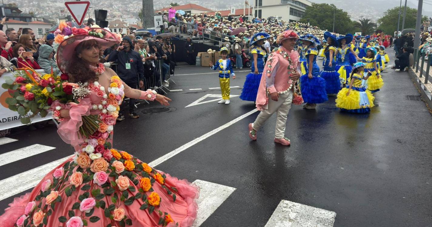 Veja como foi o primeiro cortejo da Festa da Flor (com fotos)