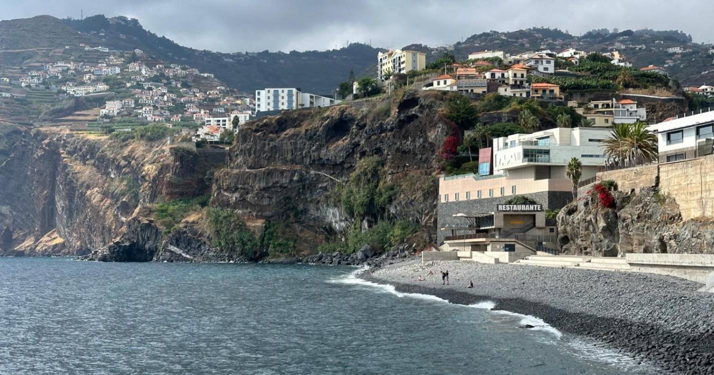 Homem encontrado morto na praia do Vigário em Câmara de Lobos