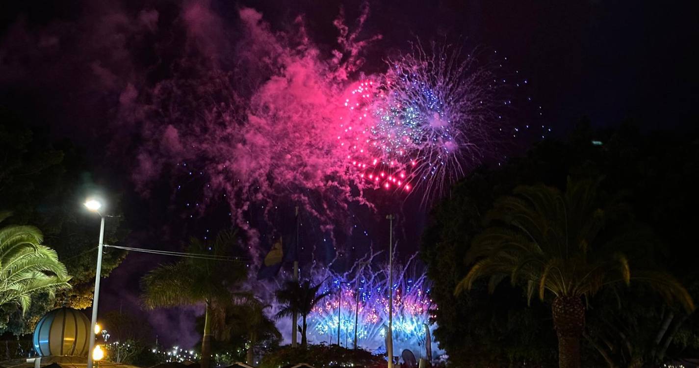 Veja o último piromusical desta edição do Festival do Atlântico (com fotos)