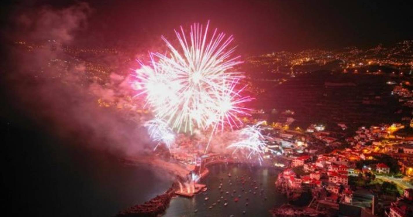 Veja como foi o espetáculo pirotécnico que iluminou a baía câmara-lobense