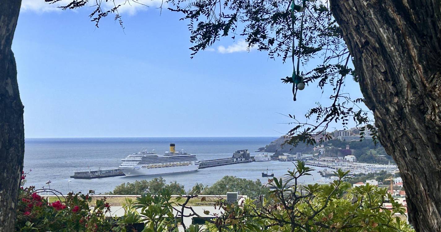 ‘Costa Fortuna’ trouxe ao Funchal mais de 3 mil pessoas este domingo