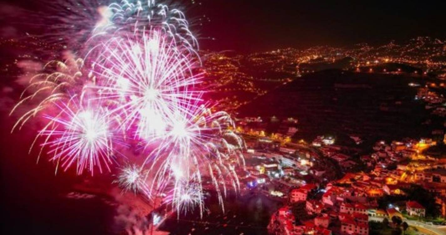 Veja como foi o espetáculo pirotécnico que iluminou a baía câmara-lobense