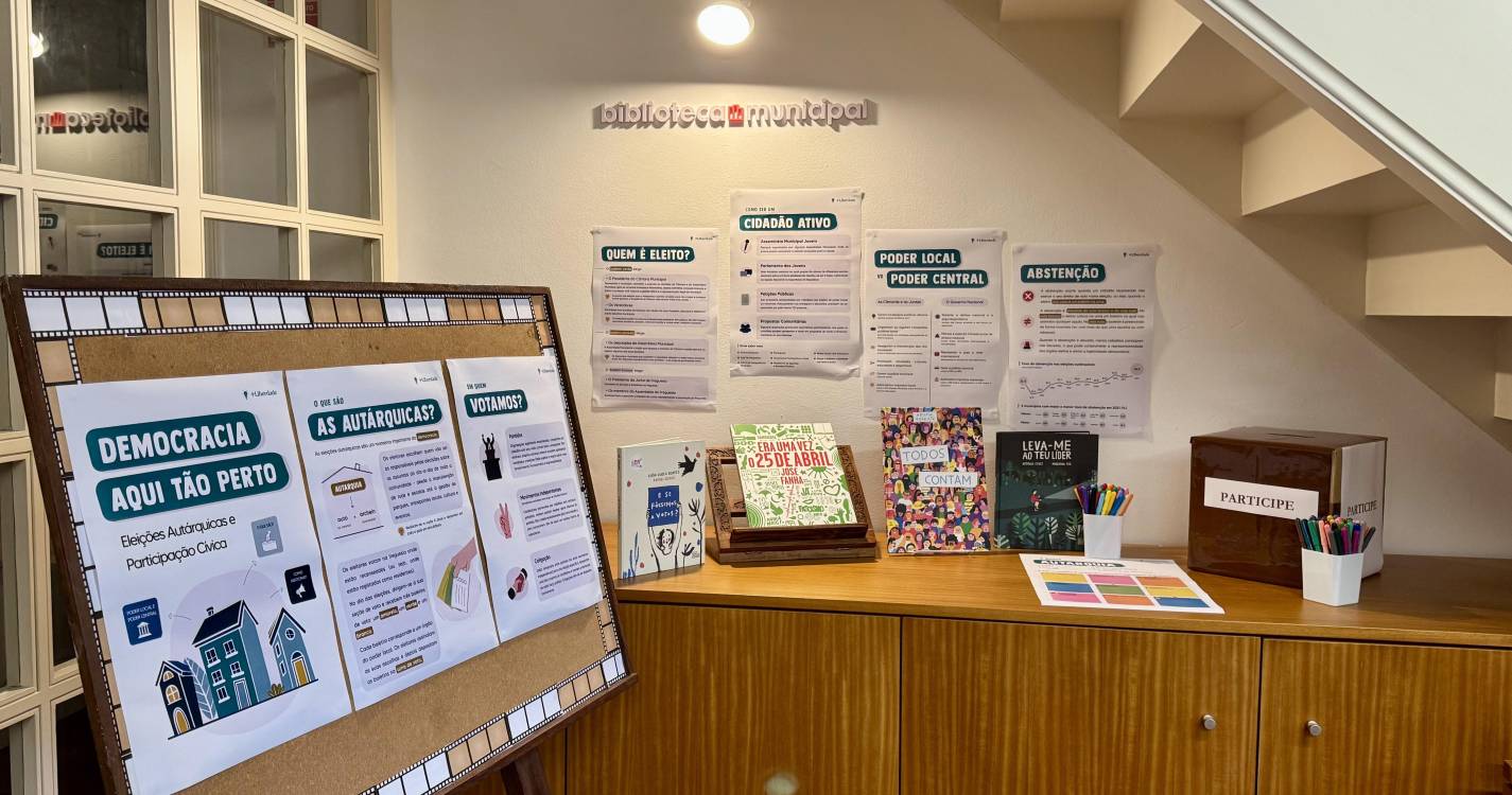 ‘Democracia Aqui Tão Perto’ na Biblioteca de Santa Cruz