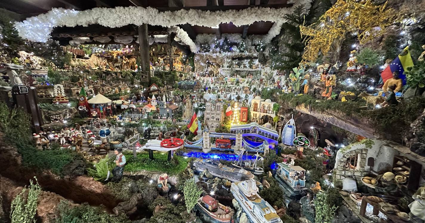 Há um megapresépio na Ribeira da Janela que dá a volta ao mundo