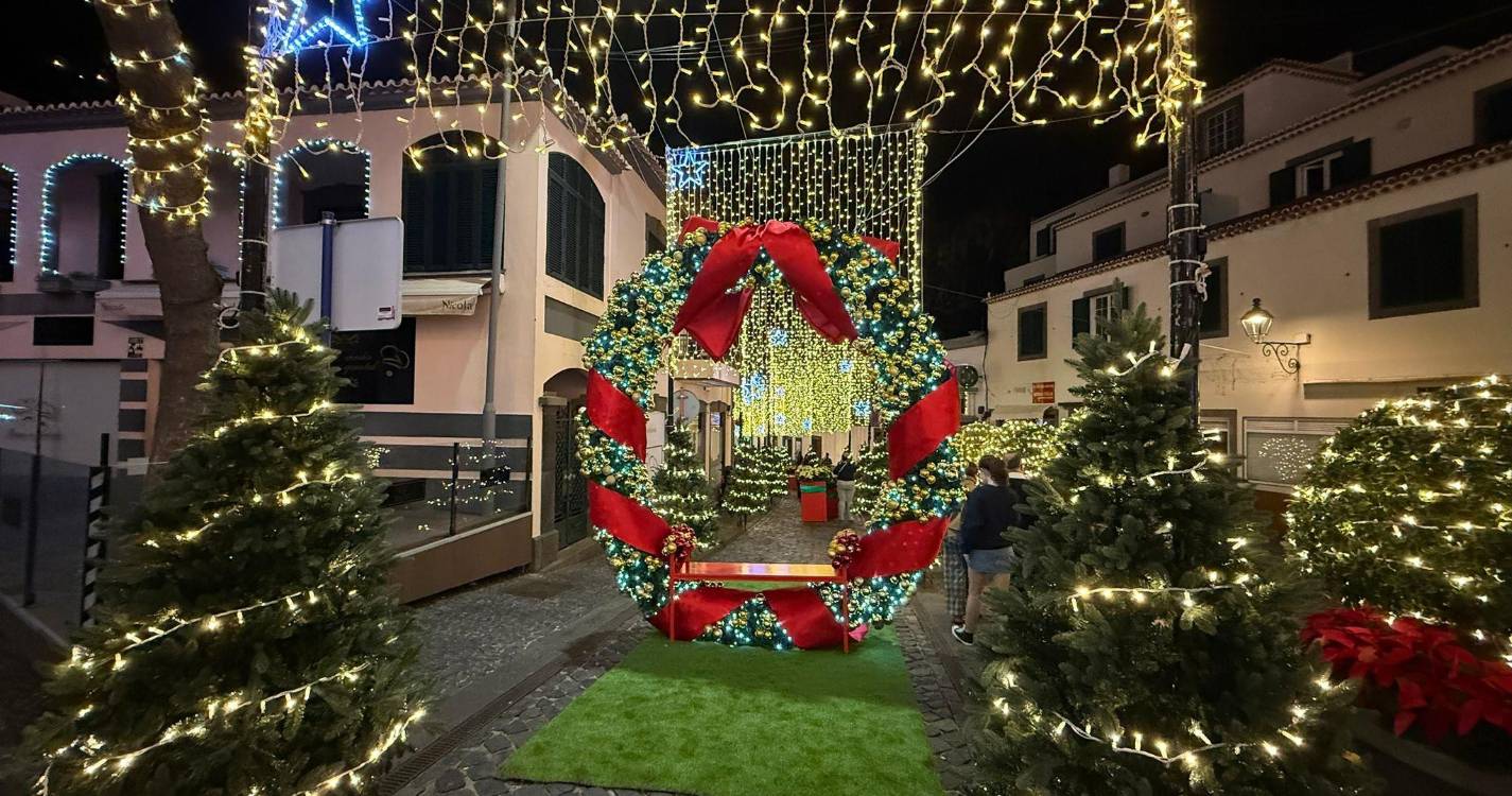 Câmara de Lobos acende a maior iluminação natalícia de sempre