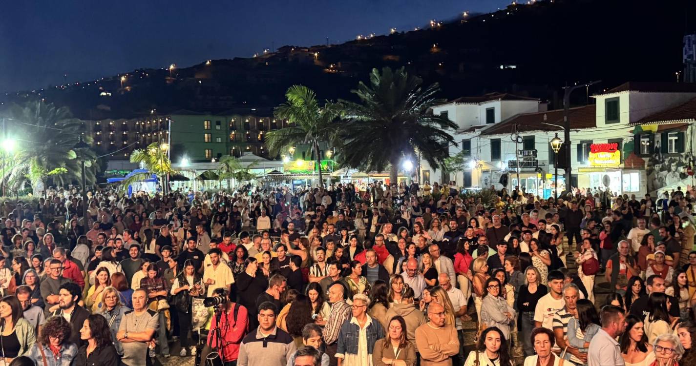 Casa cheia em Santa Cruz para ouvir Marisa Liz (com fotos)