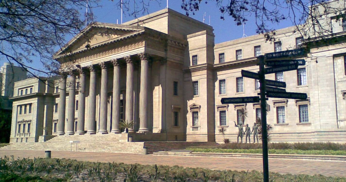 Tiroteio junto a universidade em Joanesburgo resulta em três mortos