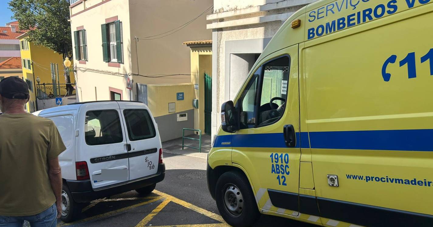 Viatura destravada embate em mulher no Funchal (com fotos)