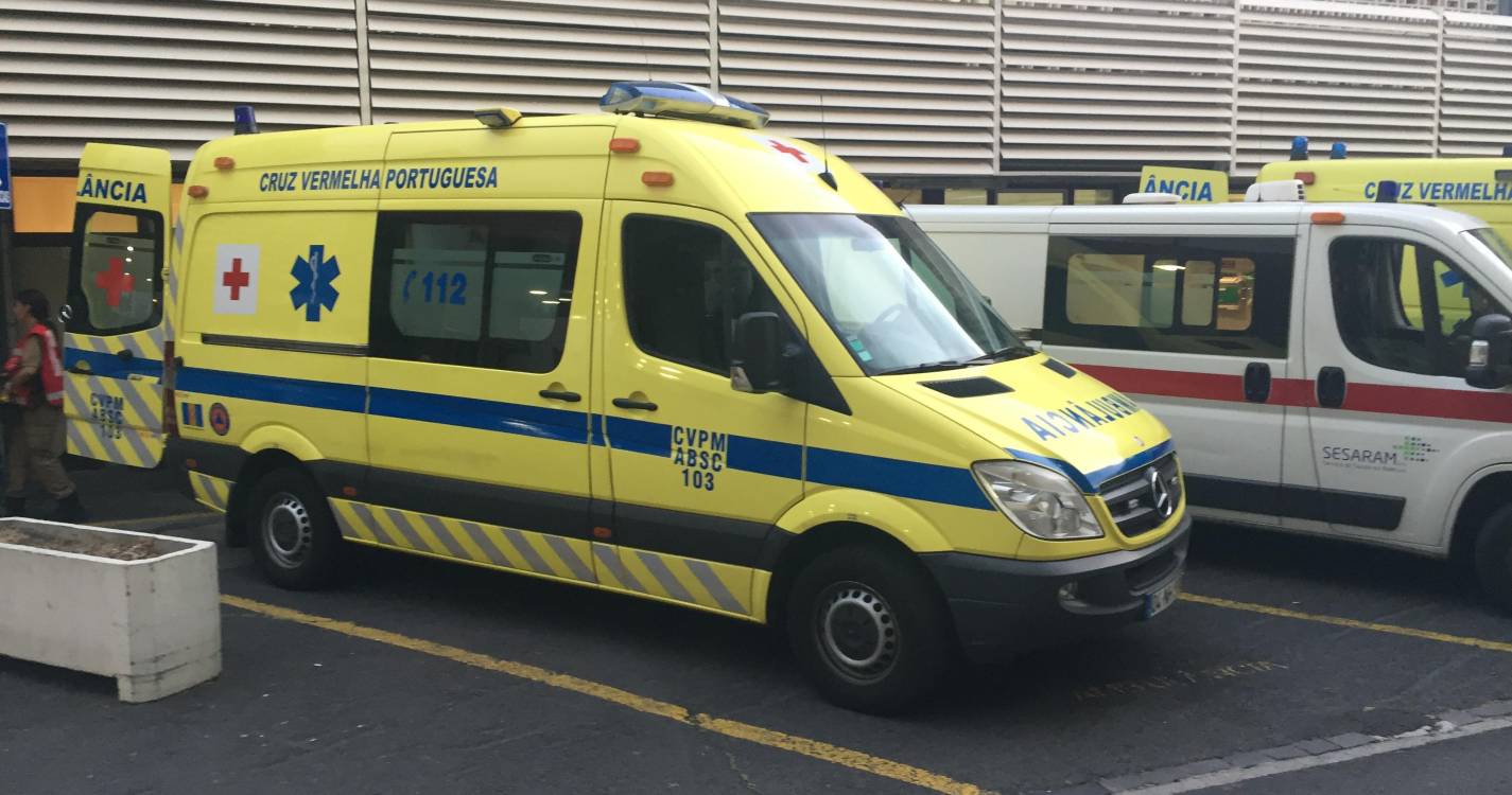 Duas turistas feridas após quedas este sábado no Funchal