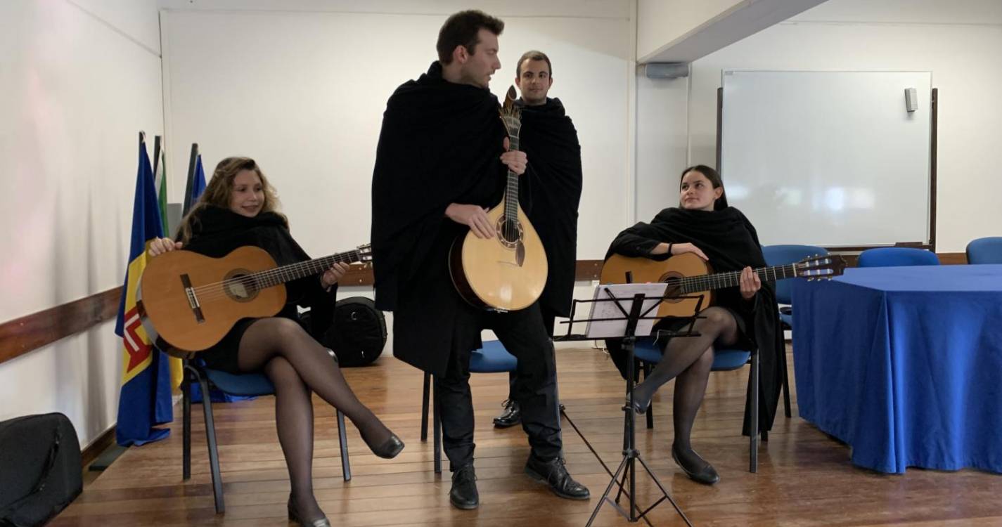 Escola de Santo António assinala Dia Mundial da Língua Portuguesa (com fotos)