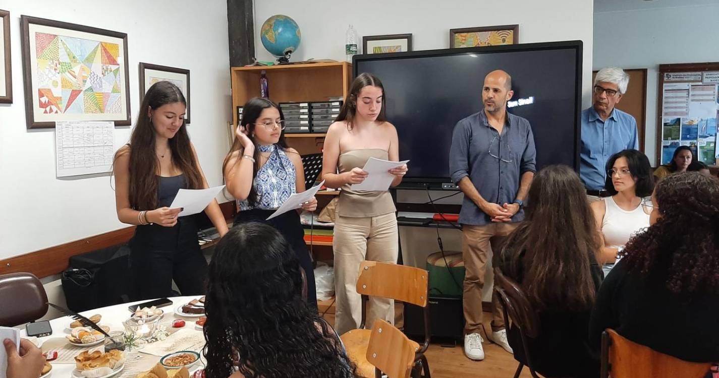 Escola de Santo António assinala Dia Mundial da Língua Portuguesa (com fotos)