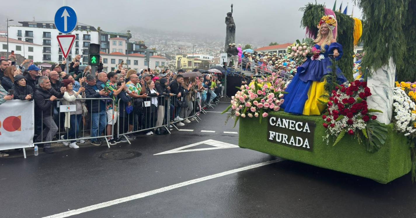 Veja como foi o primeiro cortejo da Festa da Flor (com fotos)