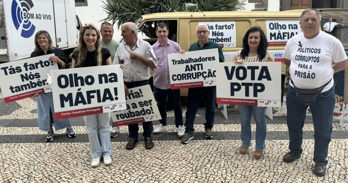 PTP faz campanha à porta da assembleia para denunciar “casa das negociatas”